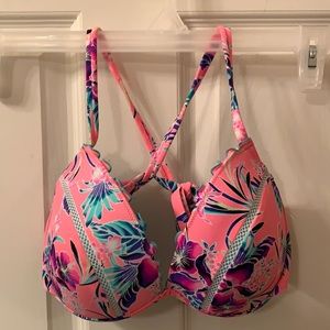 NWT Pink 34D Underwire Bikini Top. Very pretty.